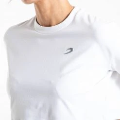 BOXRAW Women Cropped Strike T-Shirt - White 9 BOXRAW Women Cropped Strike T-Shirt - White